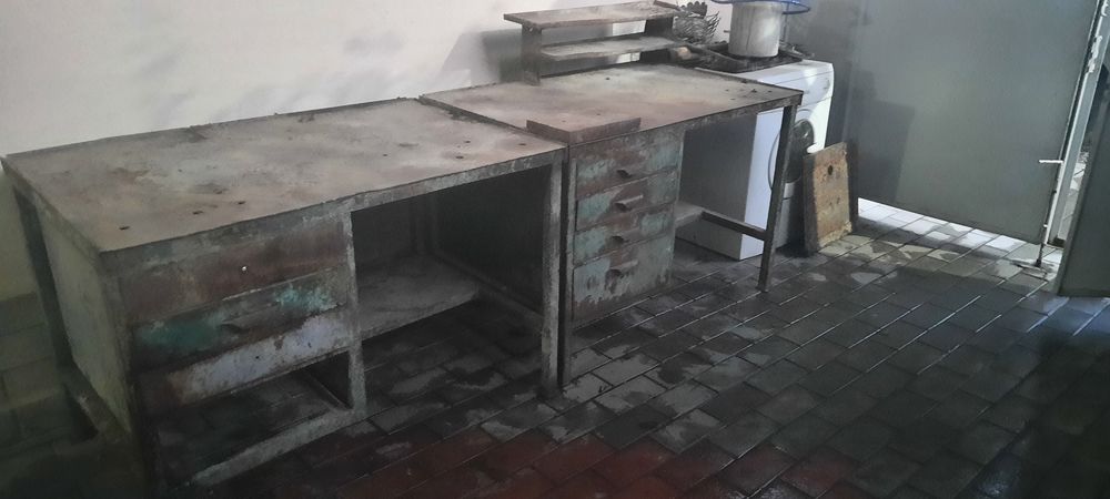 Слесарные столы 3 штуки