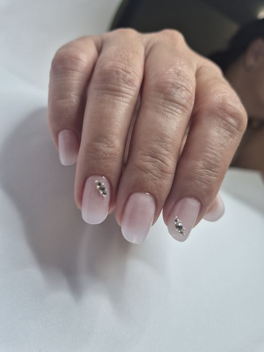Manichiura pedichiura unghii cu gel
