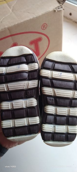 Продаются  детские  обуви