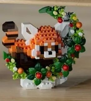 Конструктор, стил лего, червена панда