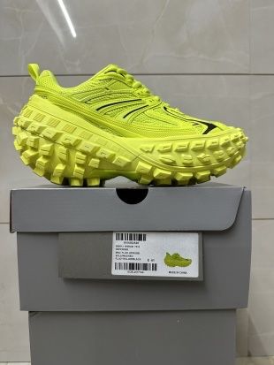 Balenciaga bouncer ( defender)