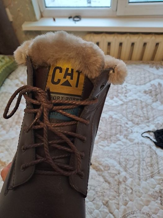 Продам мужские ботинки.