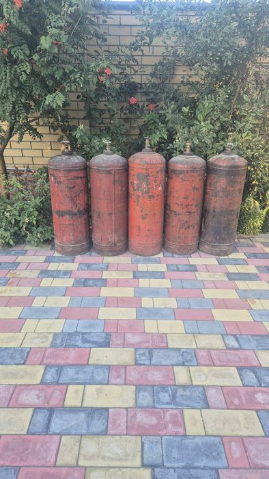 Продам газовые баллоны ,50 литровые..В хорошем состоянии.