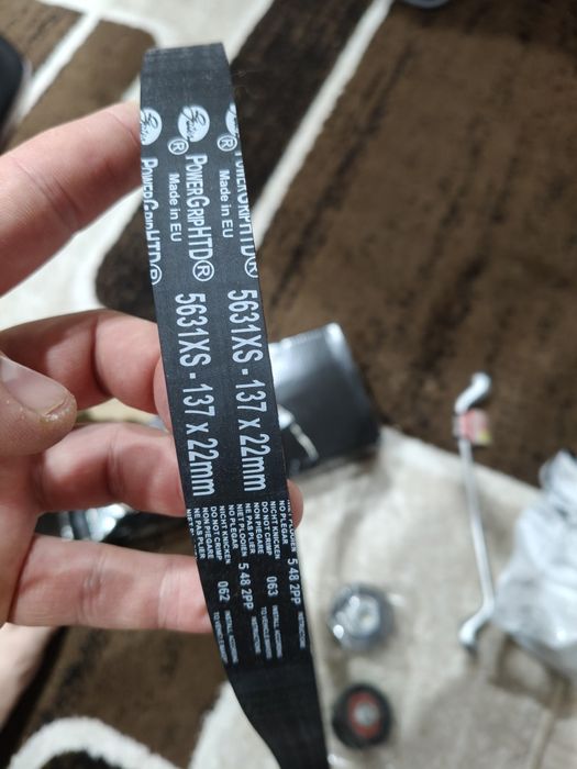 Ремень ГРМ новый с роликами