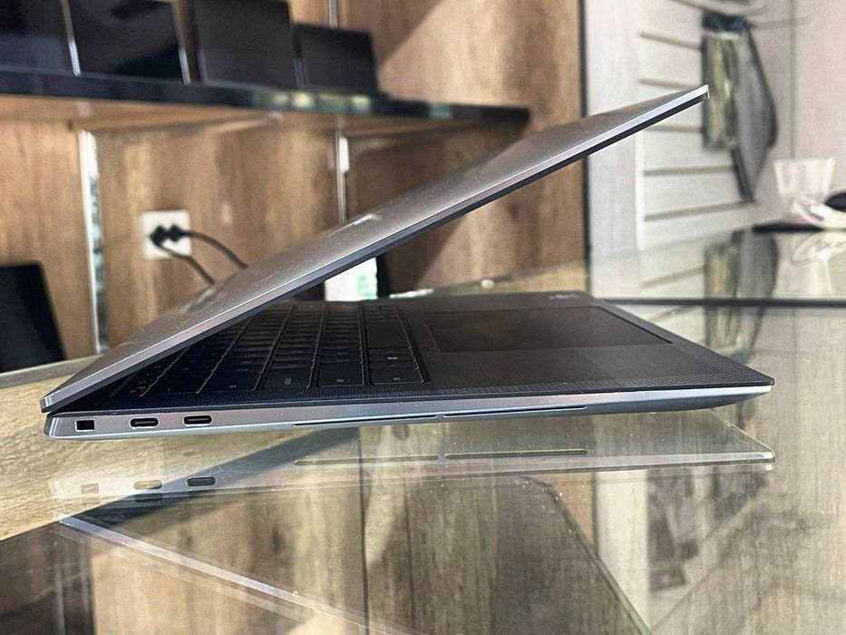 DELL Precision Core i7-11850H vPRO озу16гб 256ssd Nvidio Quadro T1200