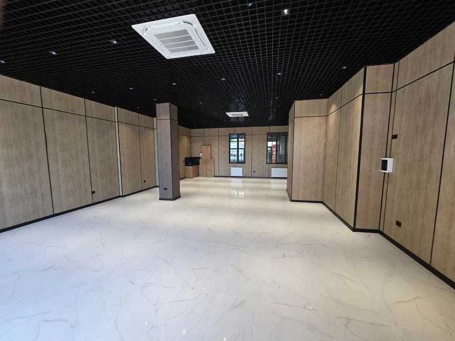 Продаётся комерческое помещение ул Шота Руставели. первая линия 120 кв