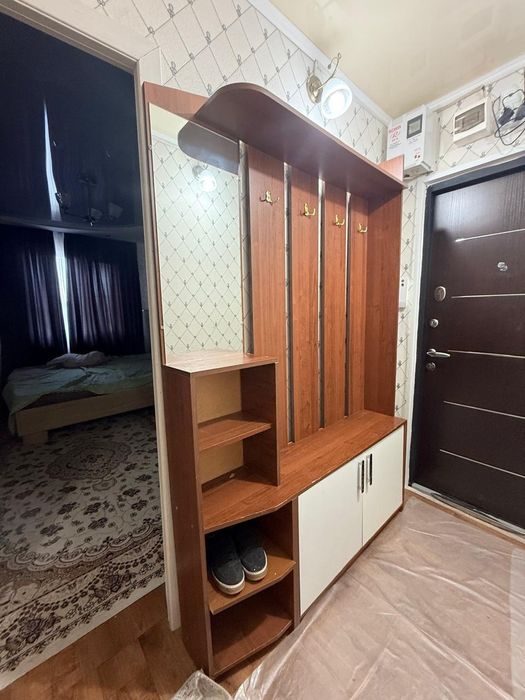 Прихожая с зеркалом