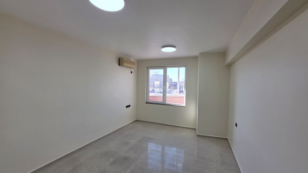 Дава се под наем Офис в Хасково, Център - 60 кв.м за 418.71 € - Снимка #1