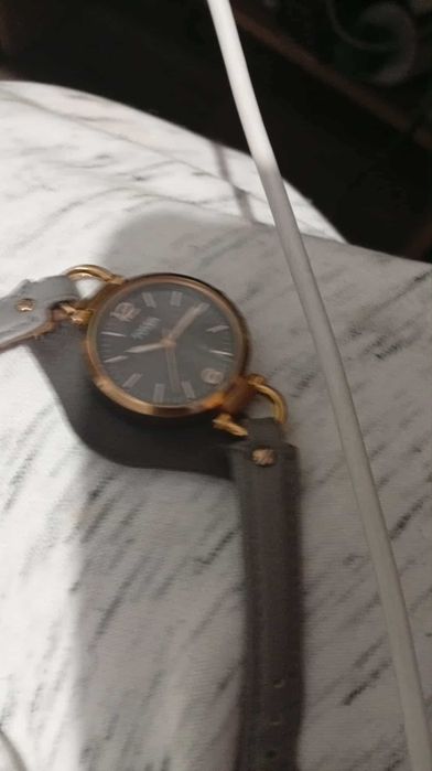 Vând ceas fosil de damă
Vând ceas fosil de damă