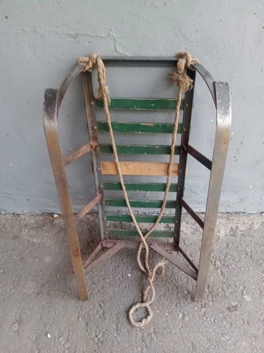Продам санки металлические.