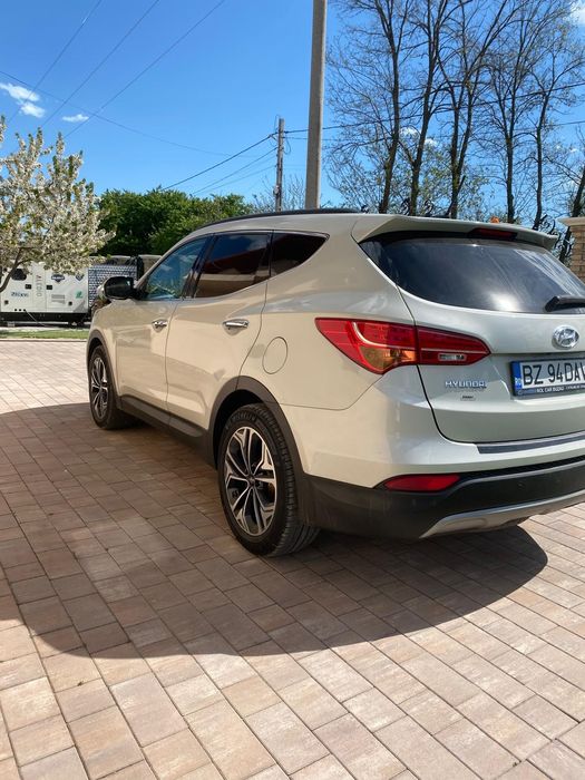 Vând HYUNDAI  Santa Fe  2016 

Vând Hyundai Santa Fe 2016, cutie automată și tracțiune integrală 4x4, ma