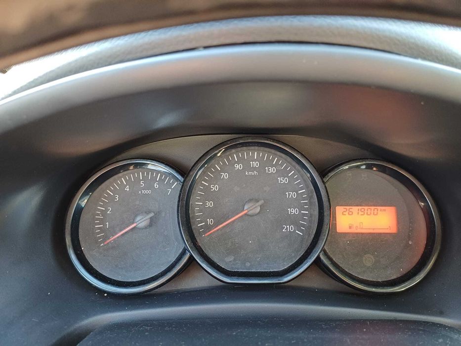 Logan Benzina+GPL 2015