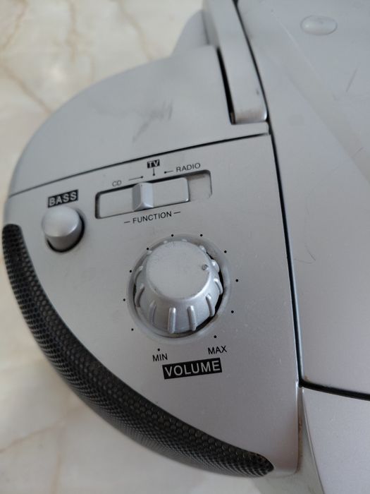 Radio,CD,Televizor.
