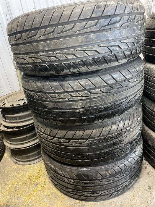 265/40 R22  Rataton