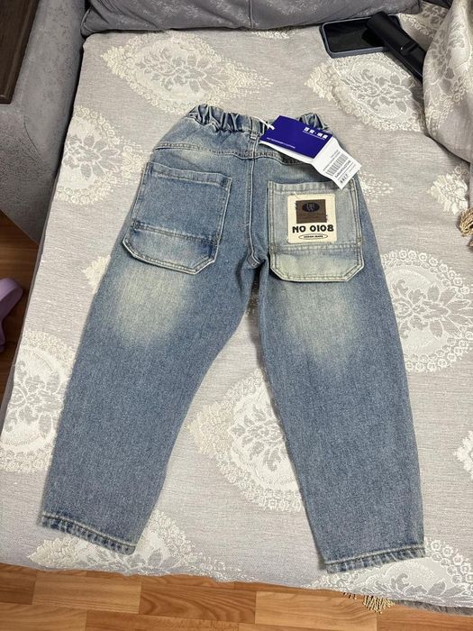 Новые джинсы на 6-7 лет