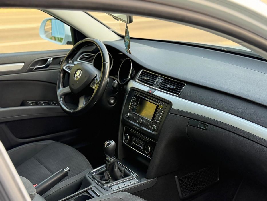 Skoda Superb  si in rate