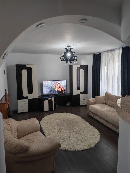 Inchiriez apartament 3 camere