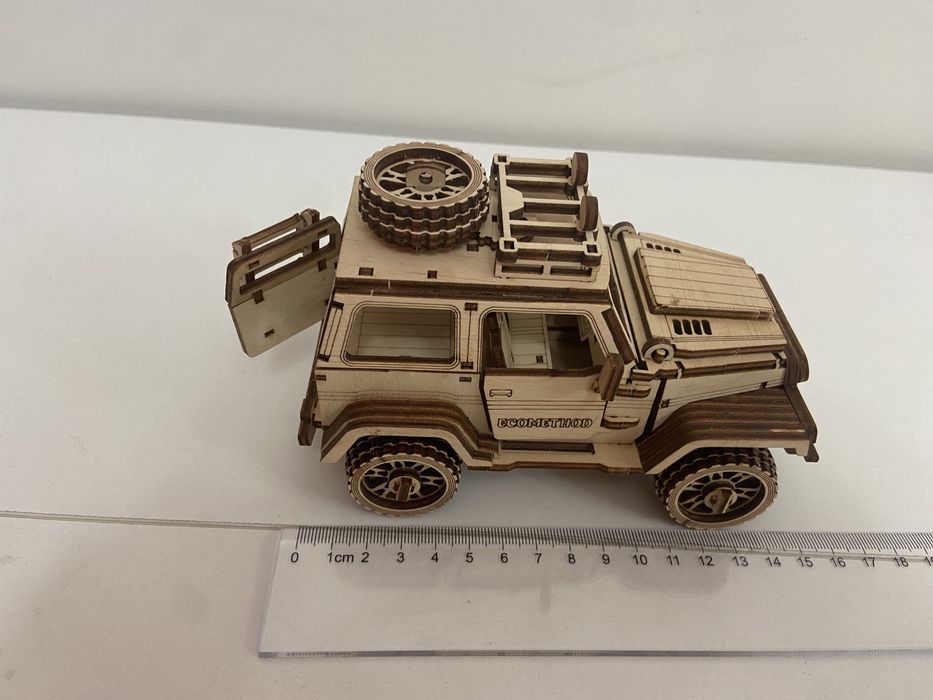 ECOMETHOD 3D деревянный конструктор – модель автомобиля (собранный)