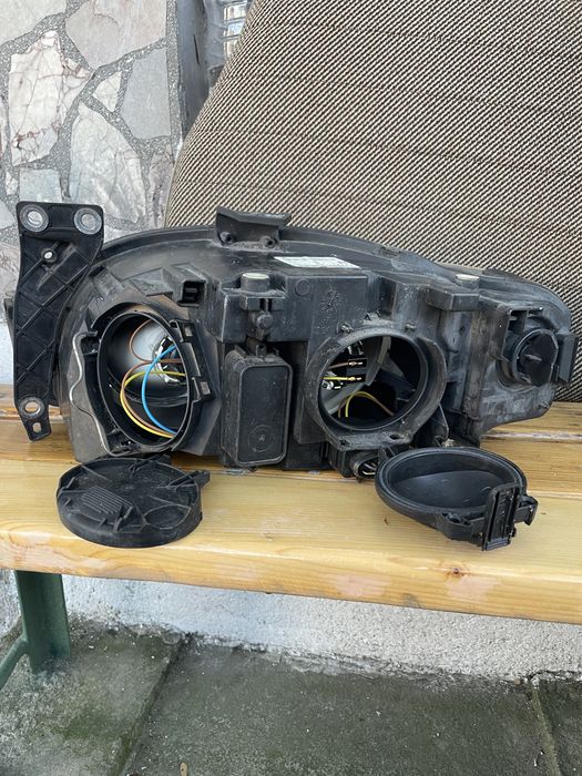 Оригинален десен фар за ауди а4 б7 оборудван