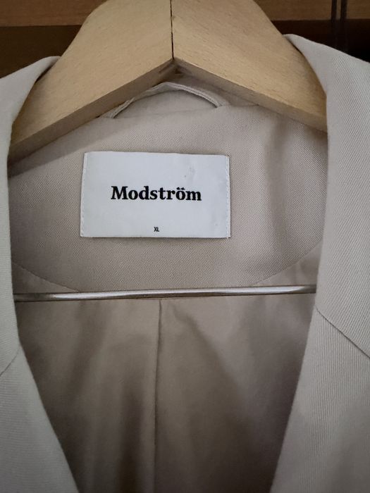 Шлифер/Тренчкот от Modström в бежаво
