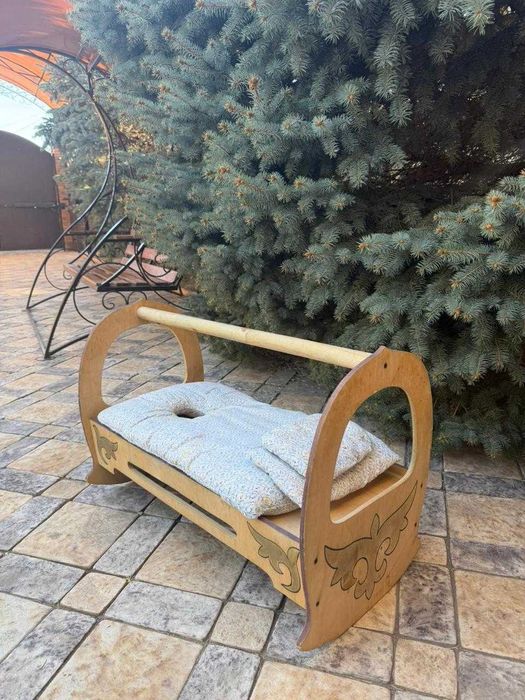 БЕСІК  Бесік + көрпе + подушки