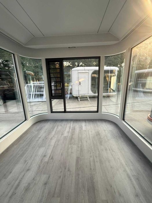 Case tip capsula Romania