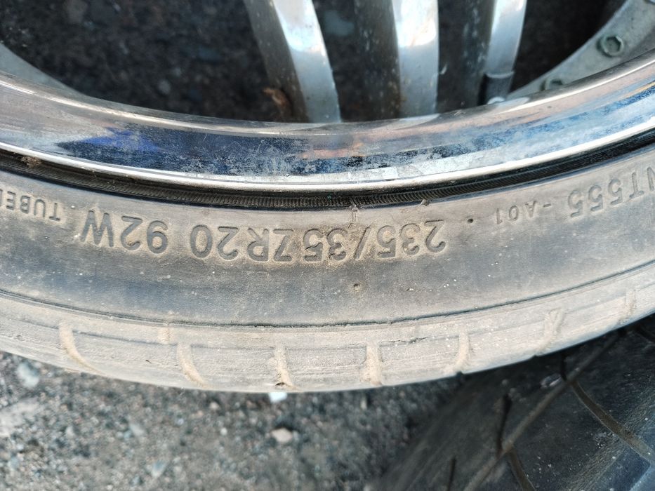 Продам диски на 20. С резиной.