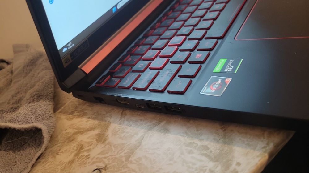 Продам игровой ноутбук