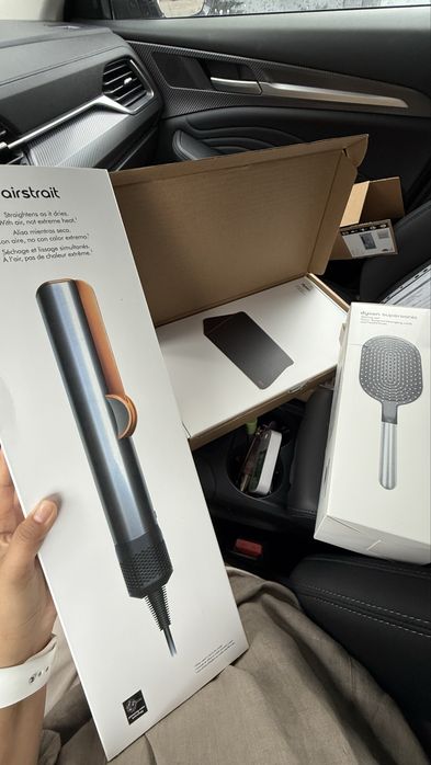 Продам фен выпрямитель Dyson Airstrait HT01