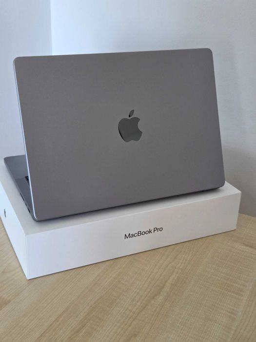 MacBook Pro 14" (2021) – M1 Pro, 16GB RAM, 512GB SSD – Space Gray, US