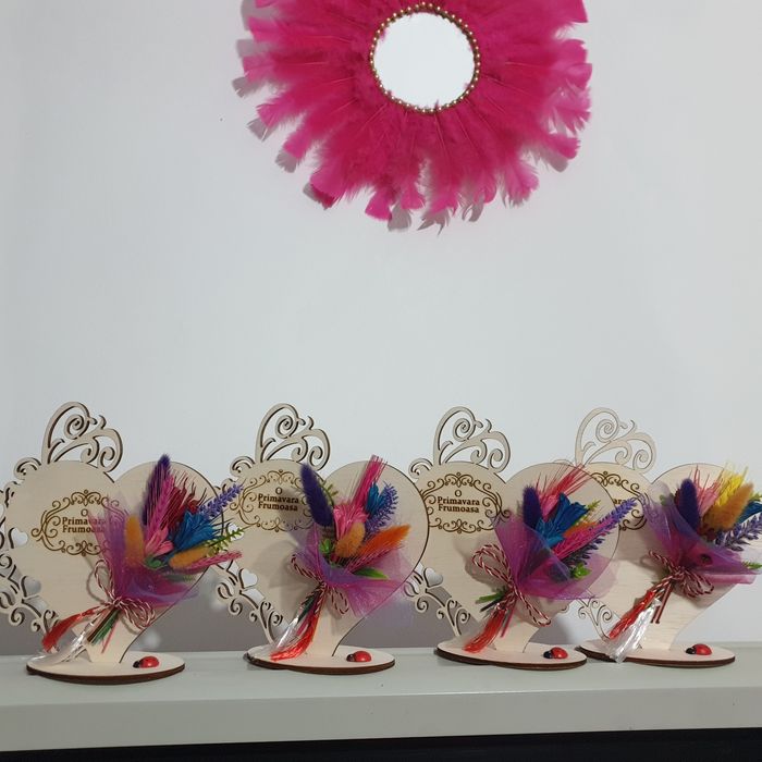 Mărțișoare, disponibile