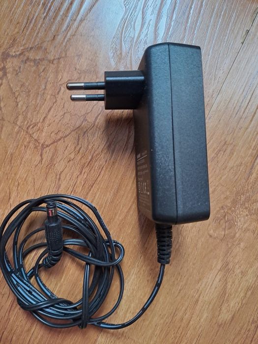 Блок питание , адаптер испульзуется для роутераов, камер и модема