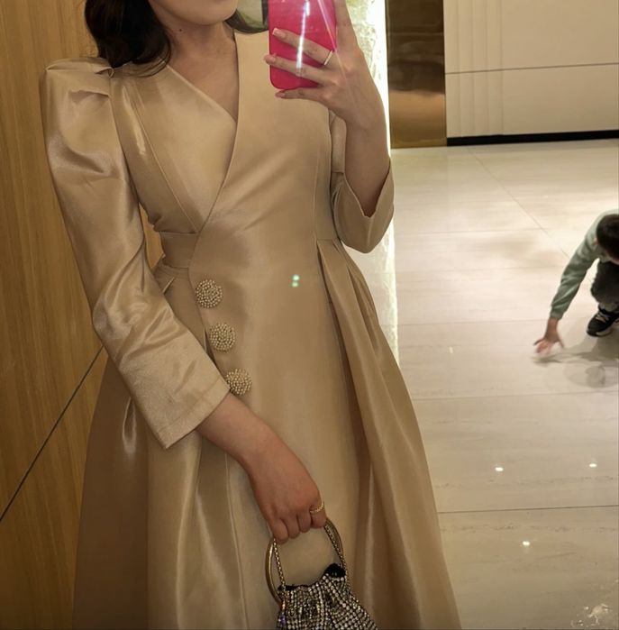 Продам платье носила 1 раз