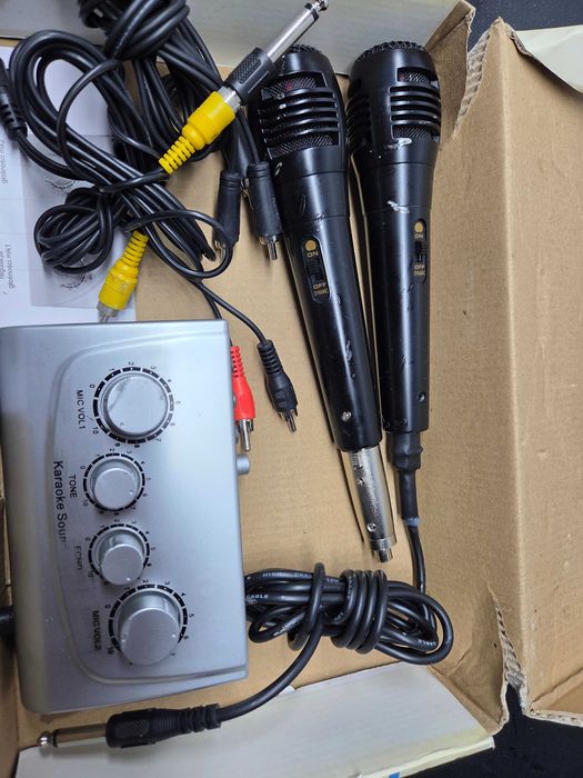 Preamplificator Microfon cu Efect 2 Microfoane Karaoke Azusa MIK0115