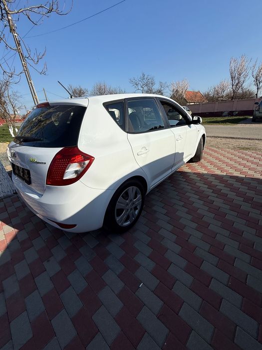KIA Ceed 2011 — imagine 2