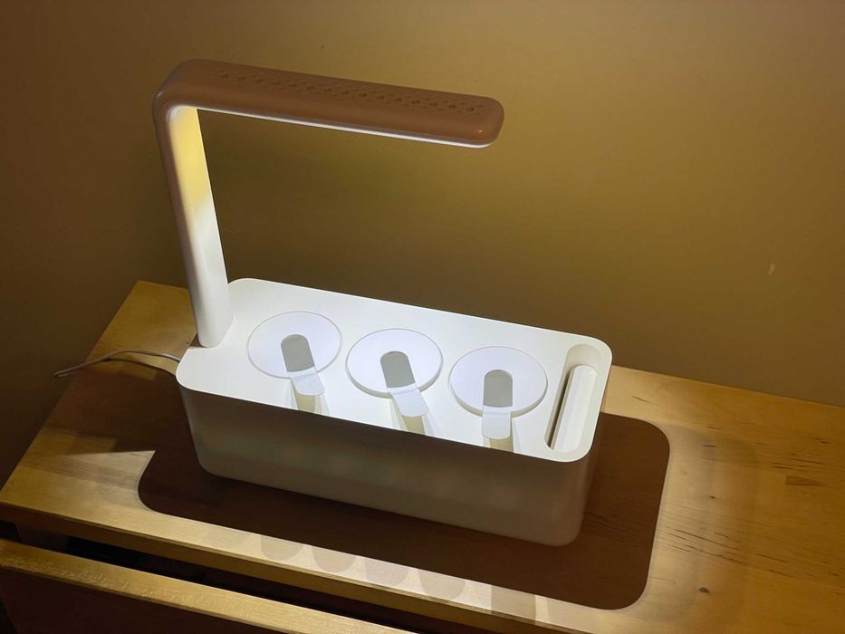 Смарт саксия Click and Grow Smart Garden