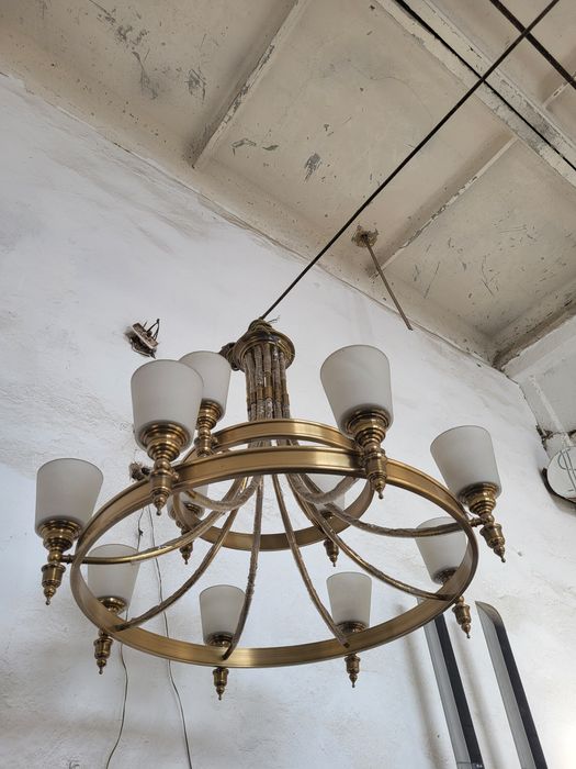 Продаётся люстра количестве 8шт