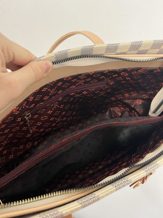 Geantă Louis Vuitton