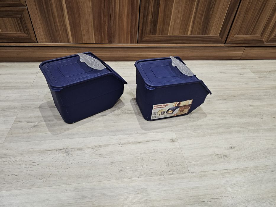 Продаётся контейнер для овощей !!!