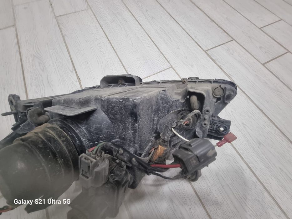 Продам Би Лэд фары Мазда 323 комплект