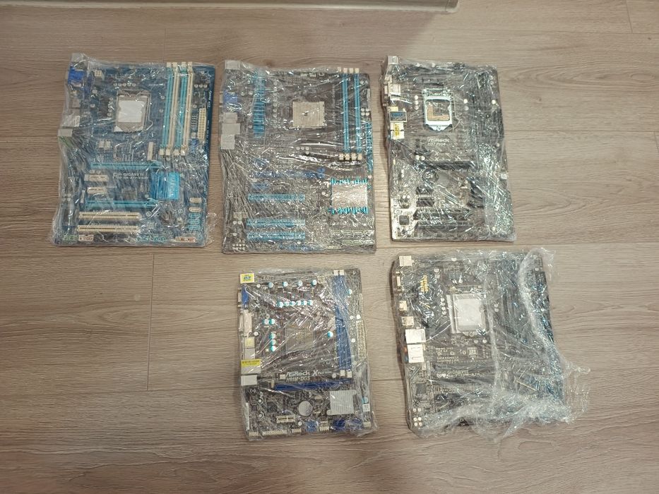 Pentru piese/reparat placa de baza 17 buc