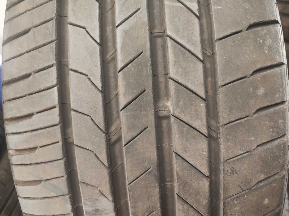 2бр. летни гуми 235/50/20 Bridgestone