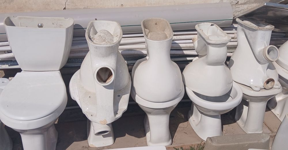 Б/у без бачок унитаз сотилади. Усталарга.