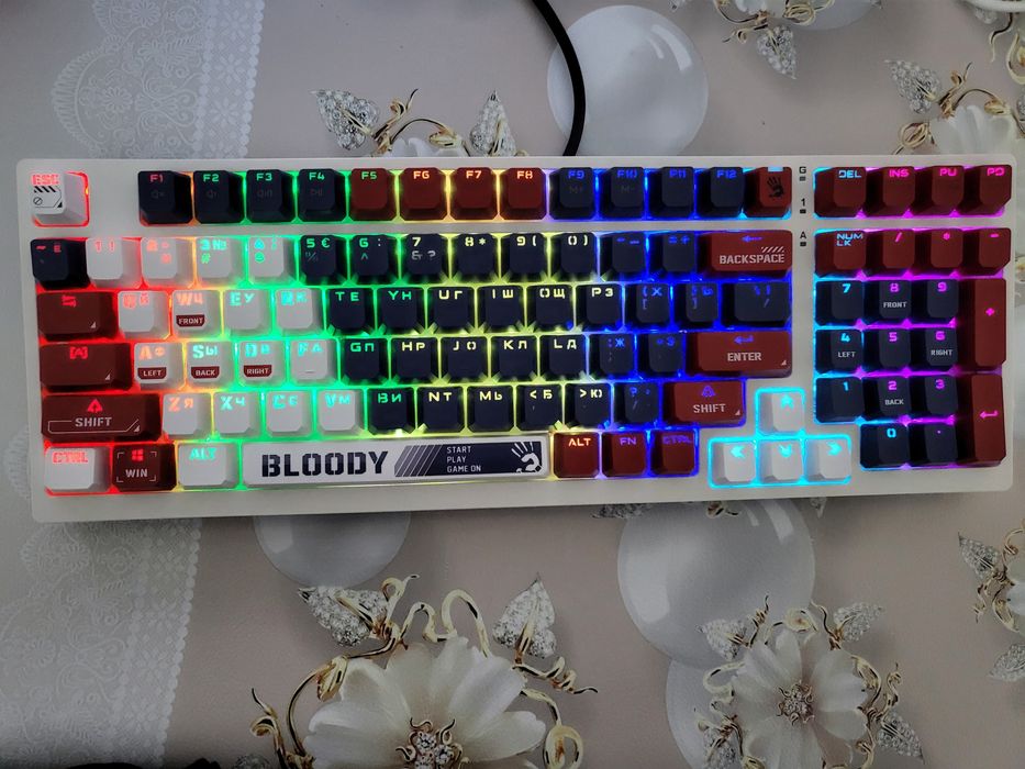 Проводная механическая игровая клавиатура BLOODY S98 RGB++