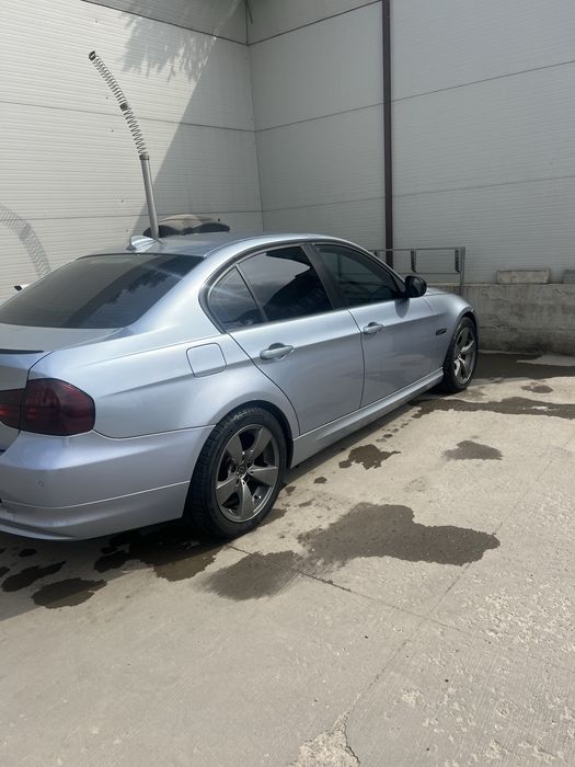 Bmw e90  320 d 2011 Facelift