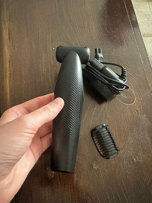 Philips Bodygroom Series 3000, necesita lama noua