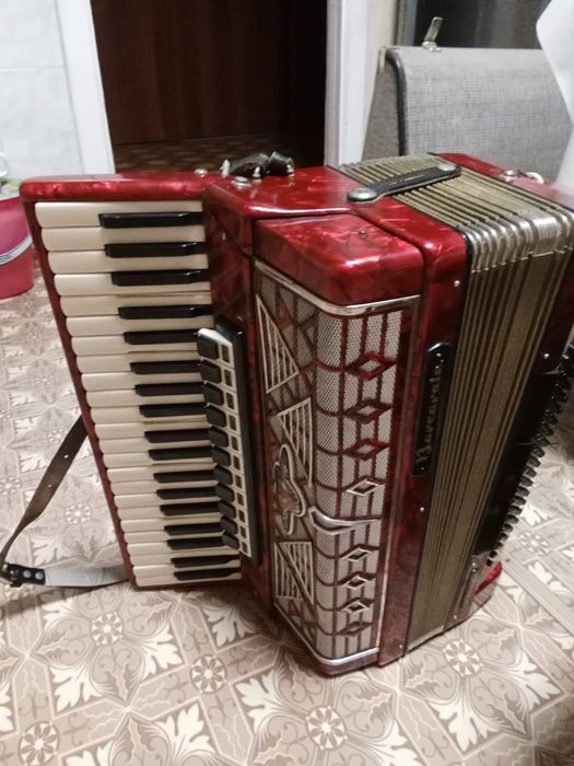 Продам баян-аккордеон срочно