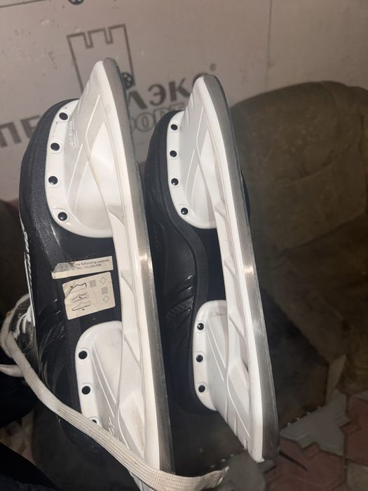 Хоккейные коньки bauer