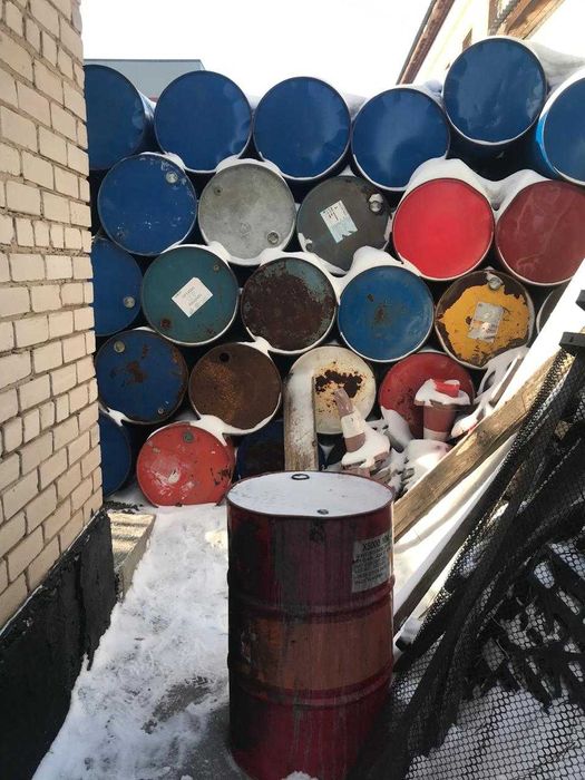 Пустые металлические бочки 200л.