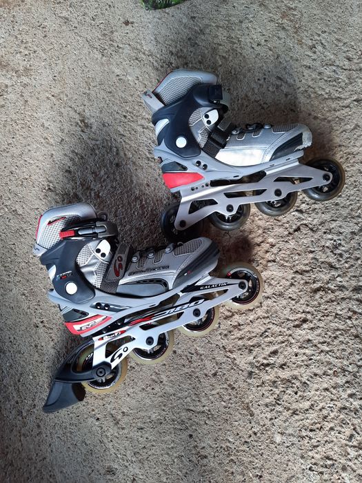 Продавам ролири 40 ти номер